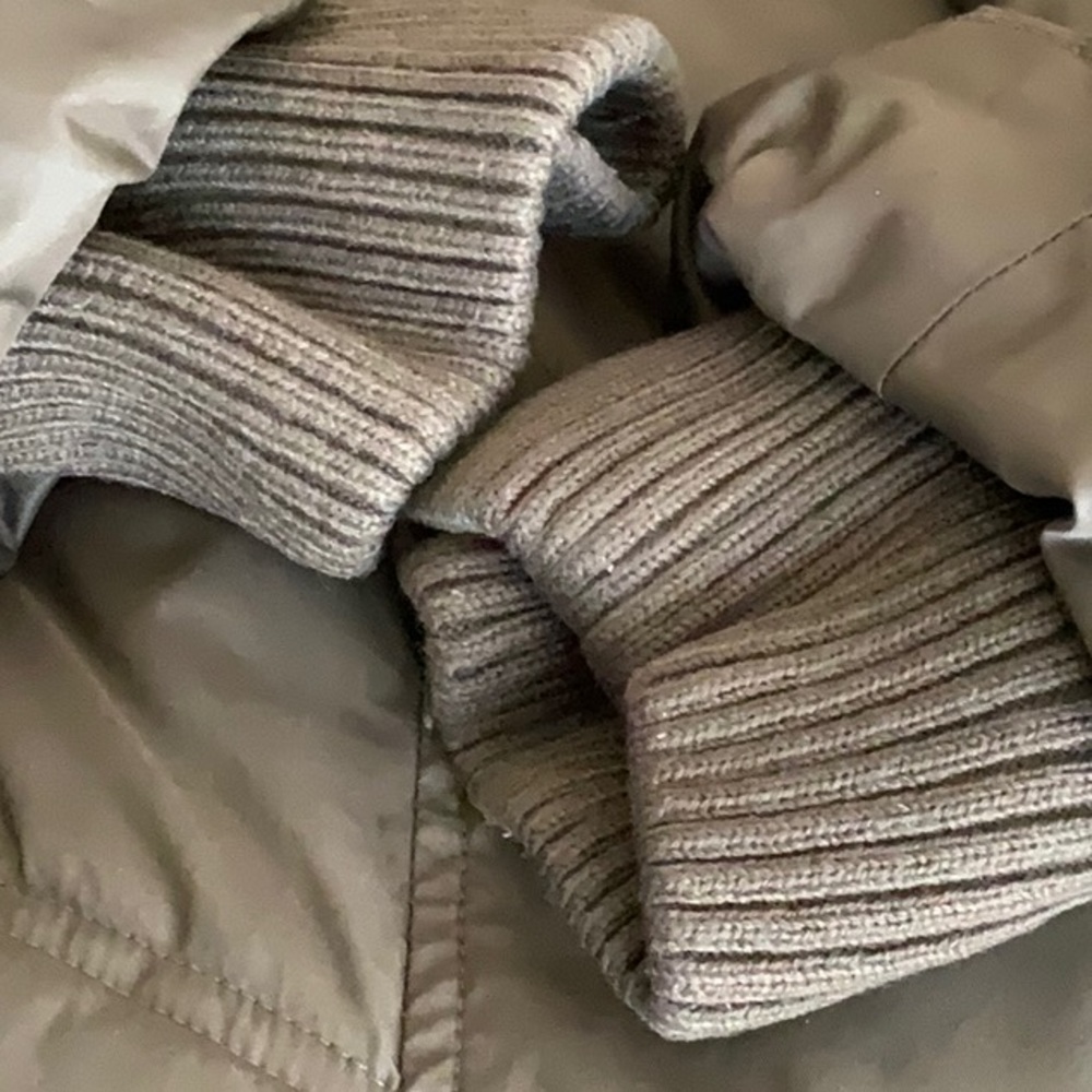 Gap Puff Jacket Size Large Excellent Condition - image 7